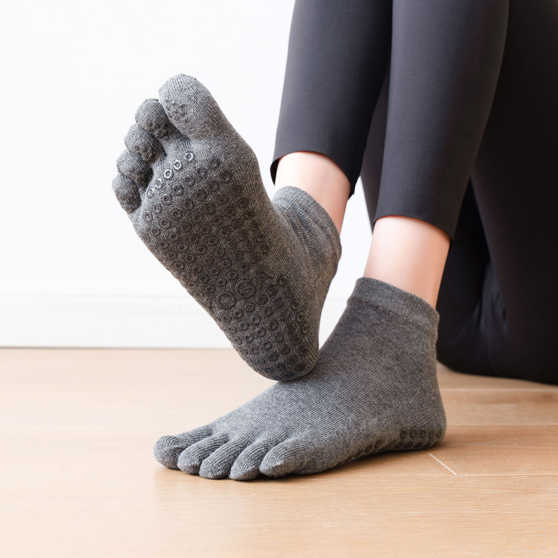 جوارب سيليكون مانعة للانزلاق خ - مراجعة Medias Para Pilates Y Yoga وسعره