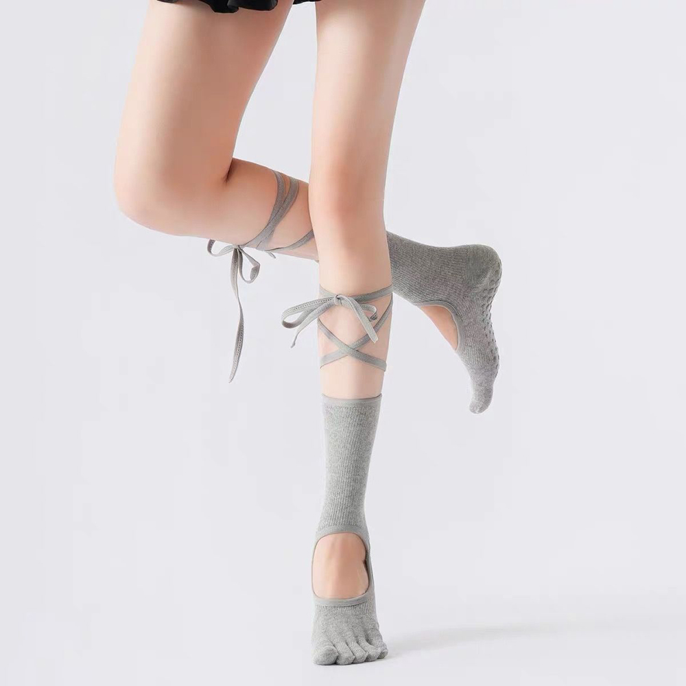 جوارب باليه يوغا برباط للنساء، - مراجعة Pilates & Yoga With Harna وسعره